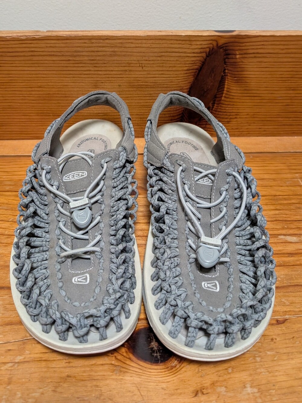 KEEN Uneek Women’s 9.5 Gray Blue Two Cord Woven Bungee Sport Sandals